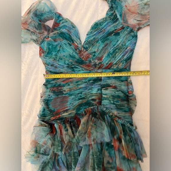 ✨ Rosevelvet Ruched Floral Mini Dress - Sheer Sleeves & Tiered Skirt - Picture 13 of 15